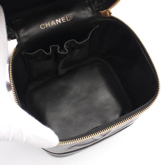 CHANEL Black Caviar Leather Logo Bag - Picture 4 of 10